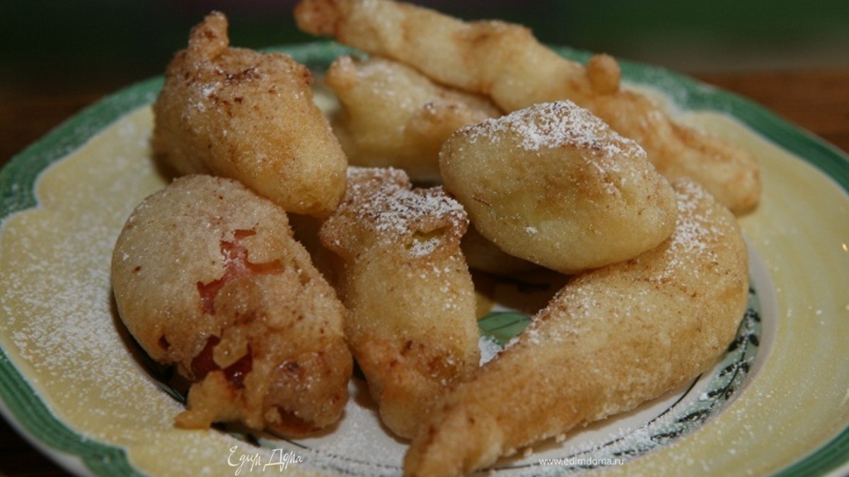 Банан, груша и яблоко во фритюре