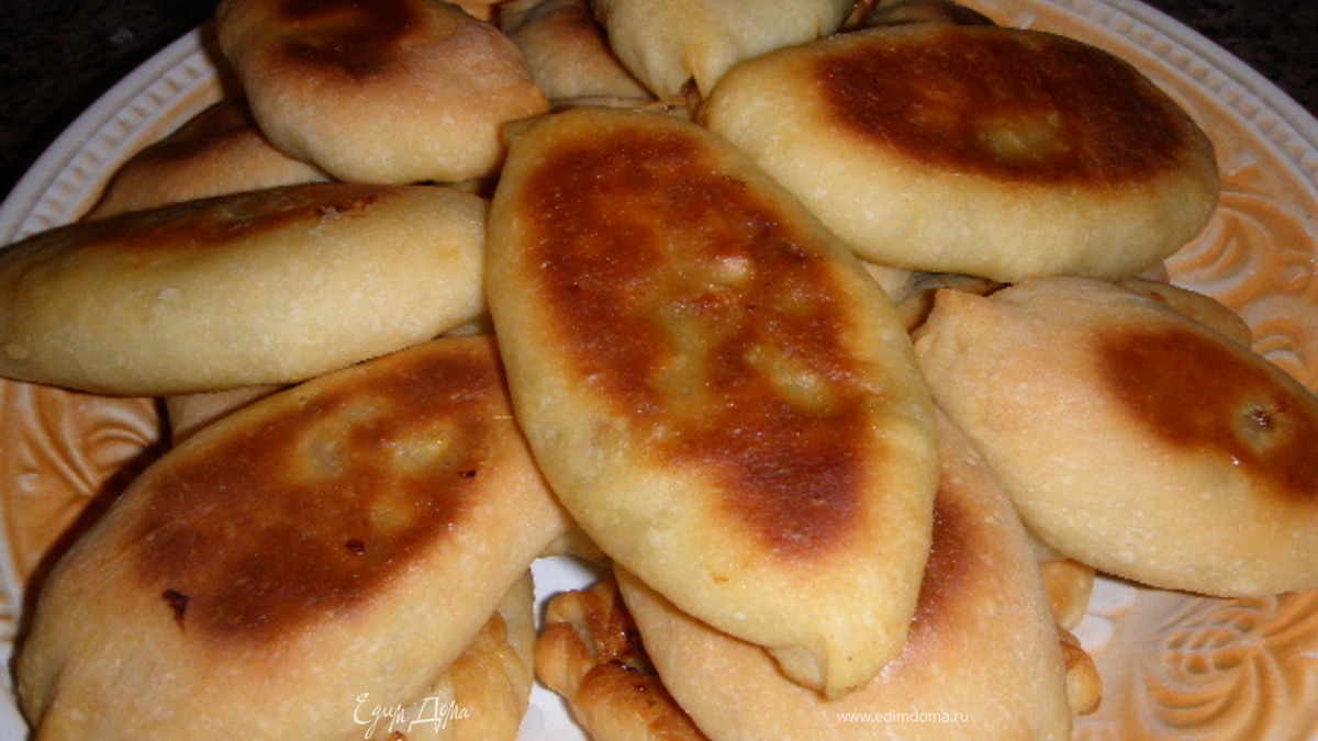 Пирожки из заварного теста.