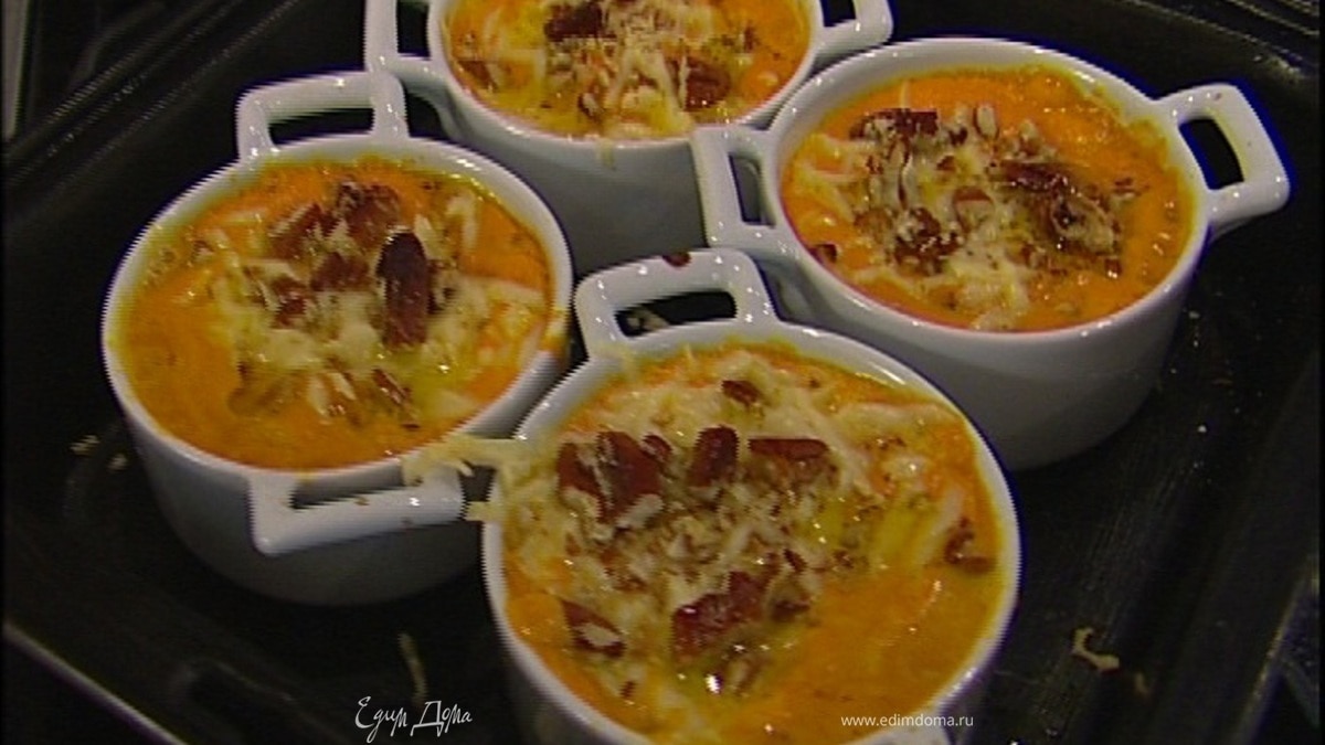 Фриттата из тыквы с беконом и орехами пекан