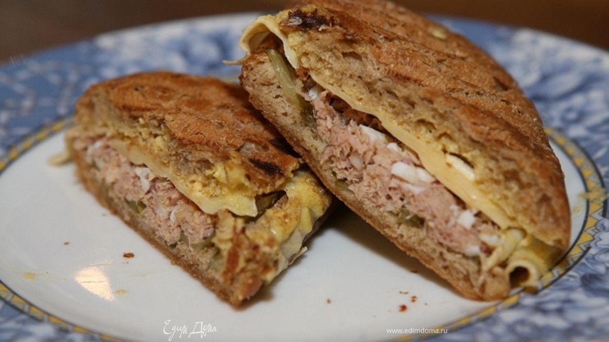 Горячий бутерброд с тунцом и сыром по-орегонски