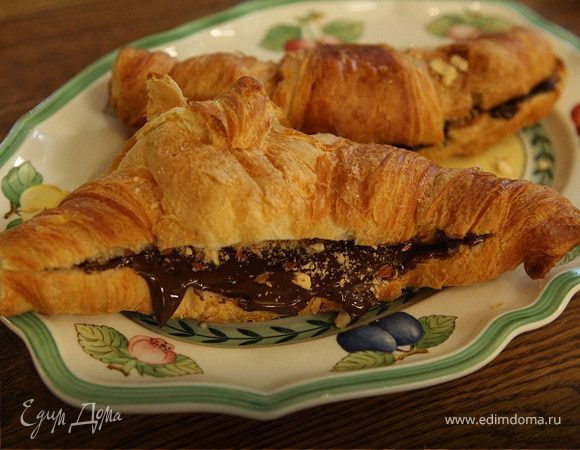 Круассаны с шоколадным сыром и миндалем Круассаны с шоколадным сыром и миндалем