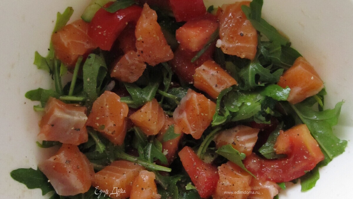 Салат с семгой