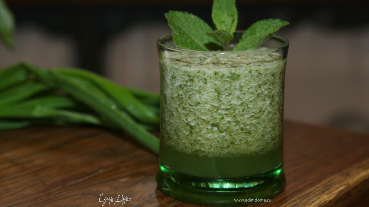 Коктейль из дыни с цукатами и мятой