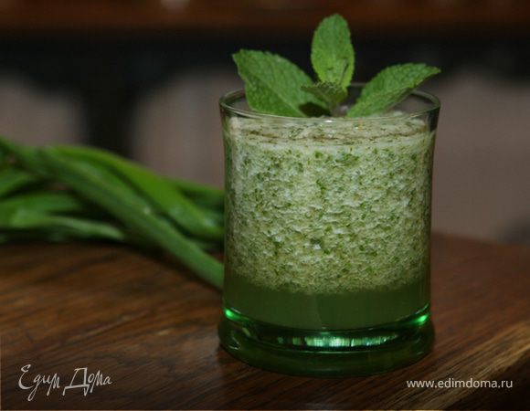 Коктейль из дыни с цукатами и мятой