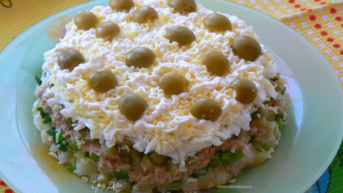 Салат с печенью трески