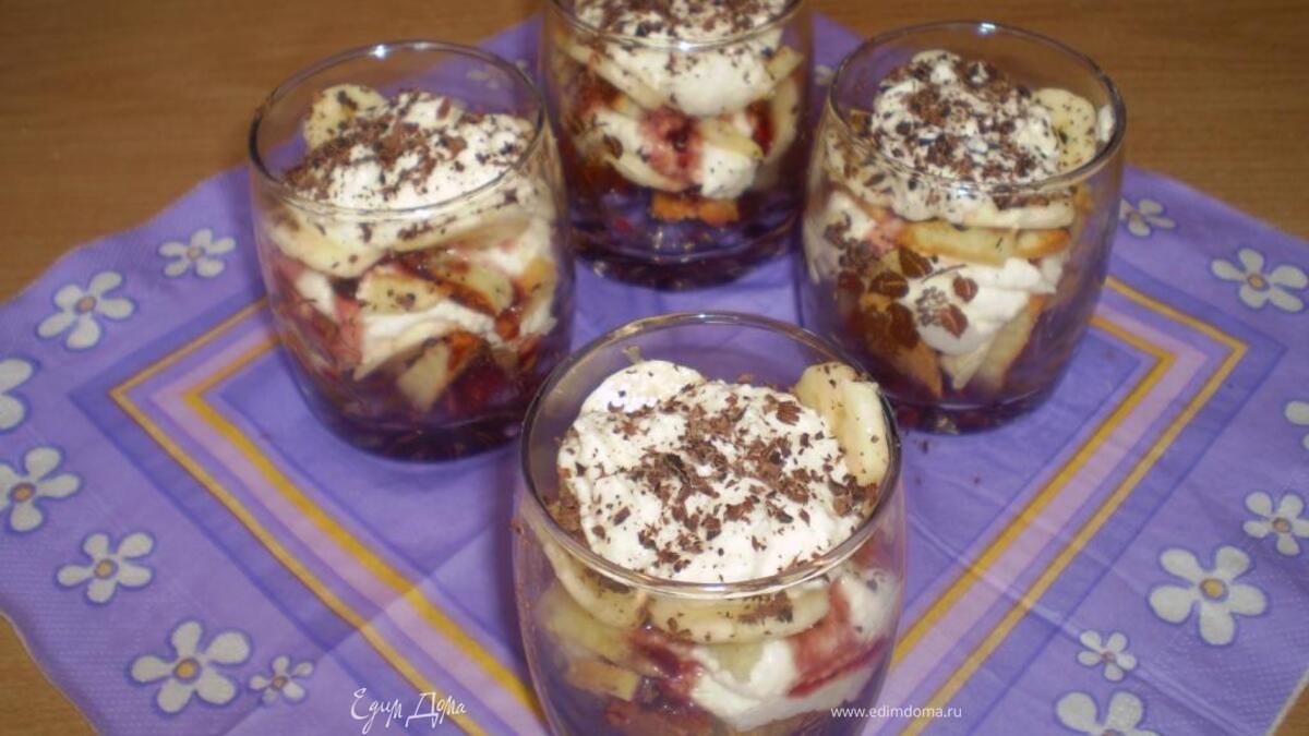 Вишнево-банановый творожный десерт