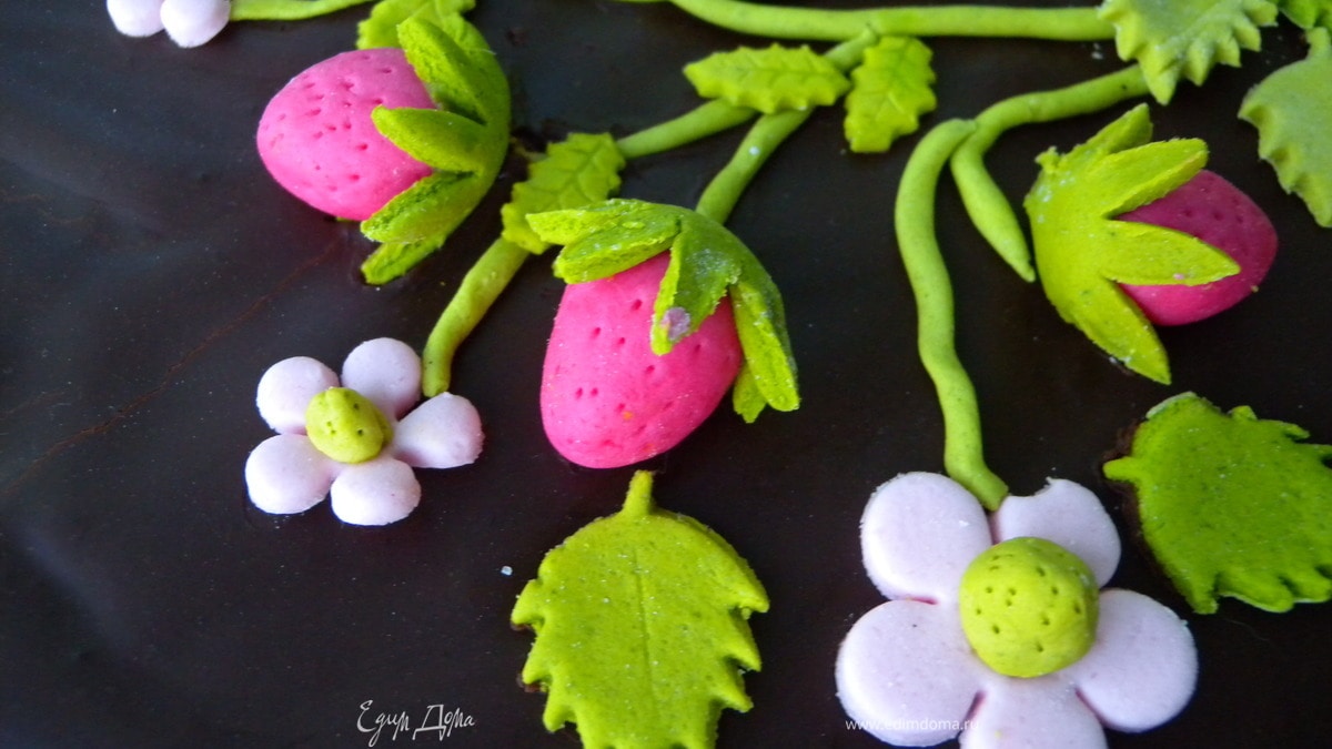  "Клубничная полянка"  (Торт-зефир)