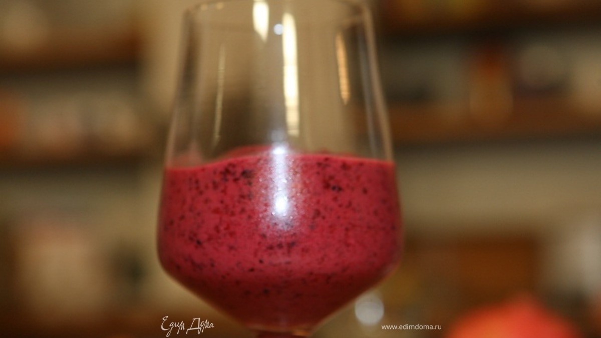 Ягодный коктейль с гранатовым соком