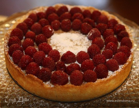 Миндальный пирог с малиной