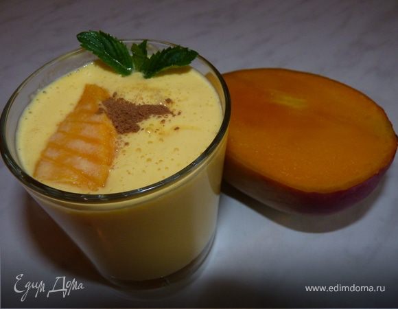 Манговый ласси с корицей Манговый ласси с корицей