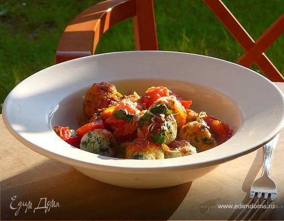 Малфатти с томатным соусом Малфатти с томатным соусом