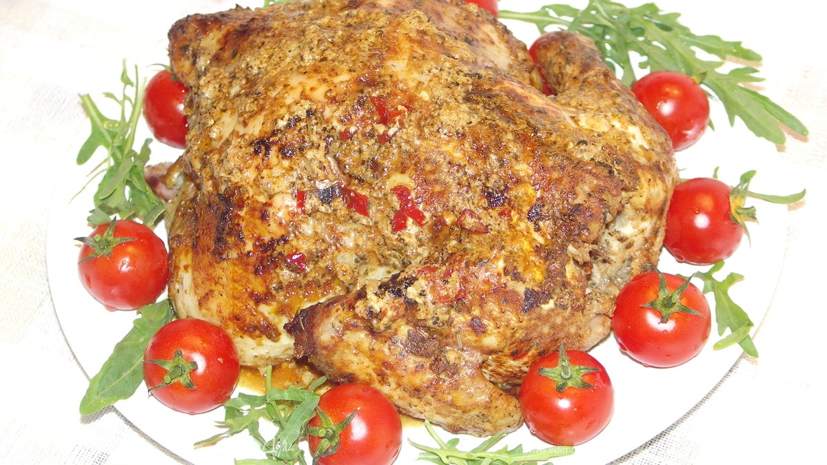 Курица маринованная в кефире с пряными травками.