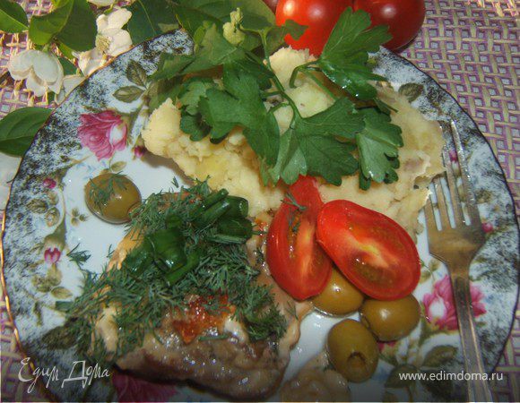 Телятина молодая запеченная с сыром и грибами ;)