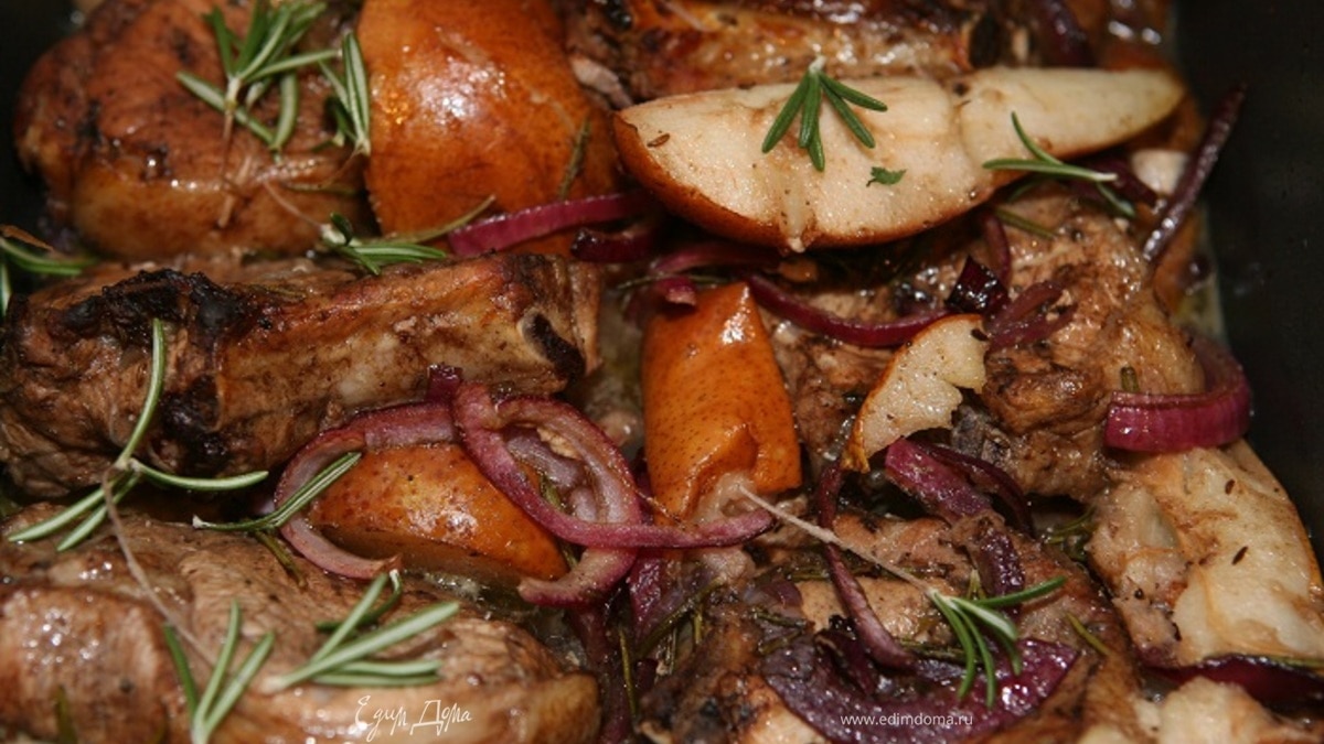 Запеченные свиные котлетки на косточке