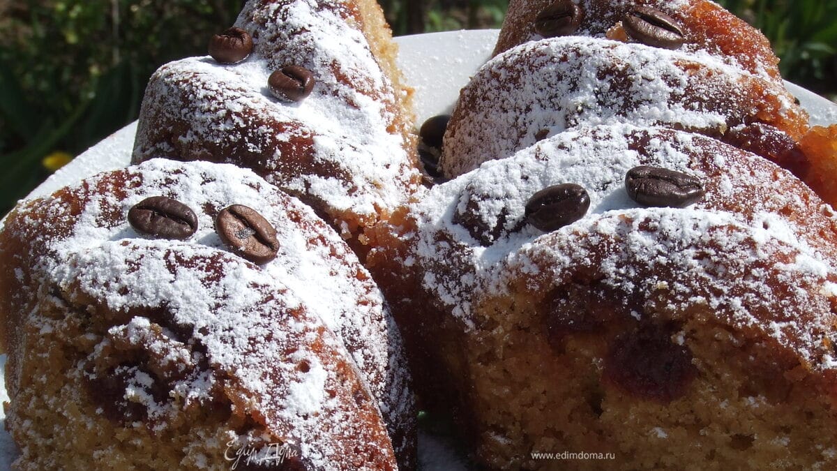 Кофейный кекс с вишней