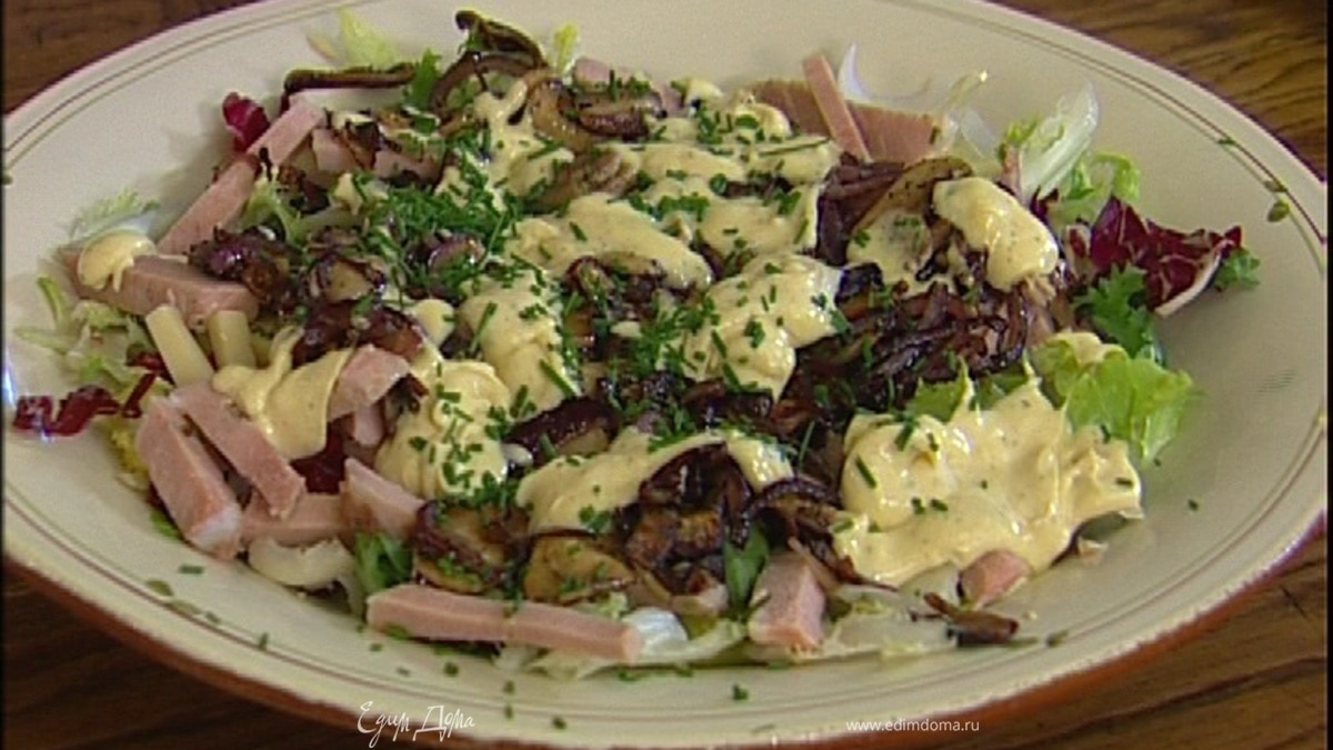 Салат с грибами, сыром и бужениной 