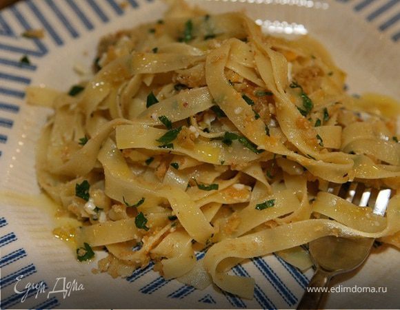 Макароны с яйцами, анчоусами и сухарями Макароны с яйцами, анчоусами и сухарями