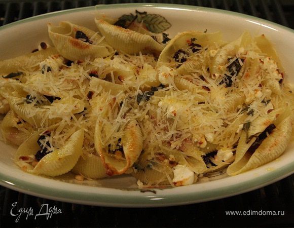 Макароны-ракушки с козьим сыром и свеклой Макароны-ракушки с козьим сыром и свеклой