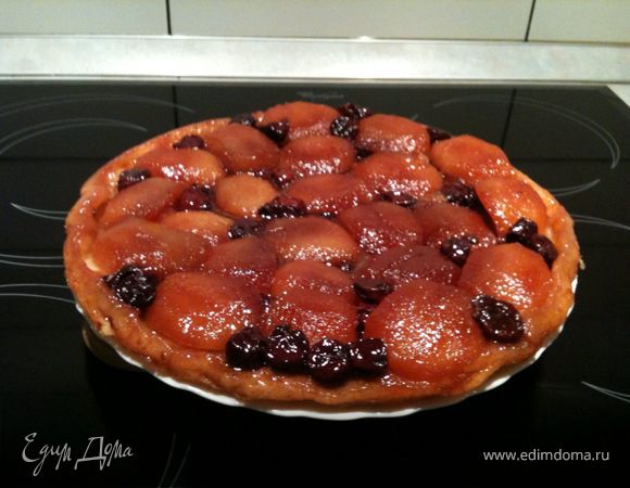 Тарт Татен с яблоками и вишней Тарт Татен с яблоками и вишней