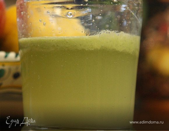Сок из огурцов с имбирем и сельдереем Сок из огурцов с имбирем и сельдереем