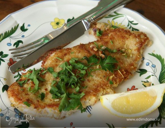 Телячьи отбивные в белом вине с лимоном и петрушкой Телячьи отбивные в белом вине с лимоном и петрушкой