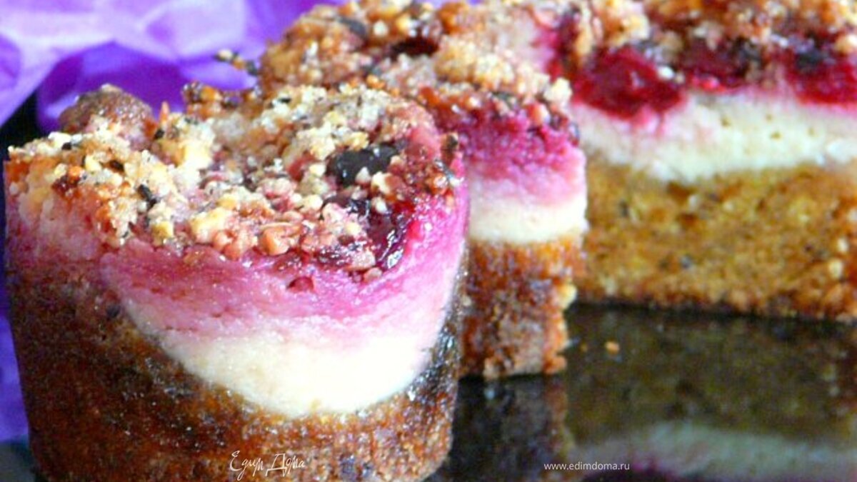 Ореховые мини-чизкейки с вишней