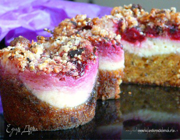 Ореховые мини-чизкейки с вишней