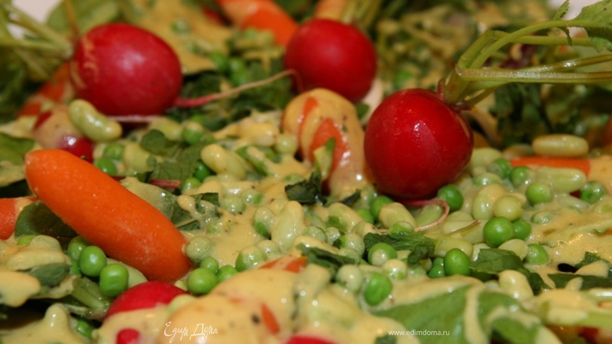Салат из молодых овощей