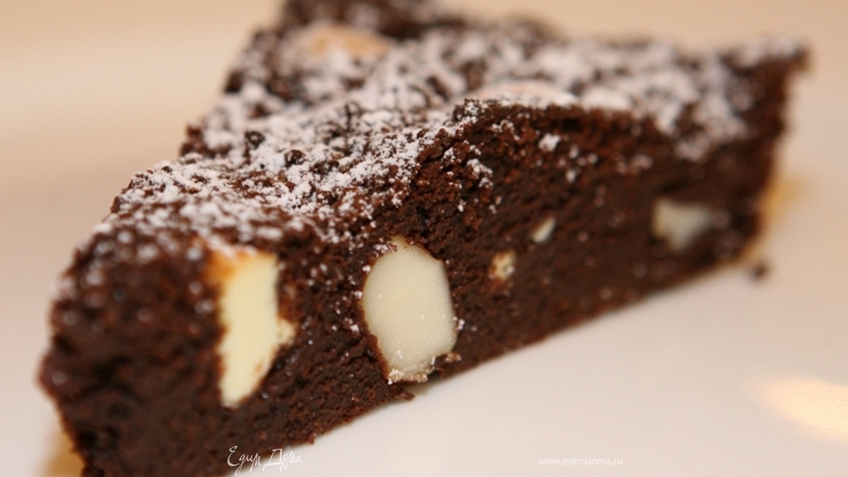 Брауни с макадамией и белым шоколадом