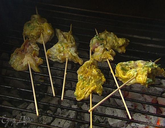 Ягнятина на шпажках в кокосовом молоке Ягнятина на шпажках в кокосовом молоке