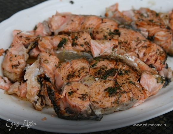 Семга на гриле в пряной корочке