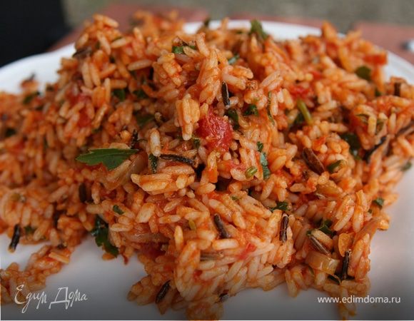 Салат из риса с жареным луком и помидорами Салат из риса с жареным луком и помидорами