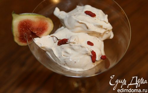 Рецепт Мороженое с инжиром и ягодами годжи