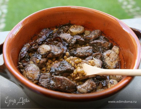 Мясное рагу с чечевицей и шалотом