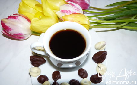Рецепт Кофе с миндалём и кофейные зёрнышки в шоколаде