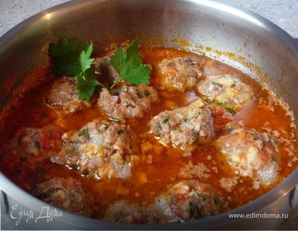 Мясные тефтели с шампиньонами в томатном соусе