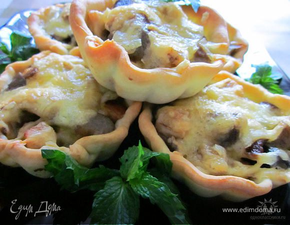 Тарталетки с грибами, курицей и сыром, пошаговый рецепт на 1767 ккал, фото,  ингредиенты - Татьяна