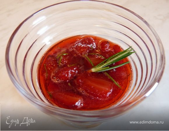 Клубничное варенье с розмарином Клубничное варенье с розмарином