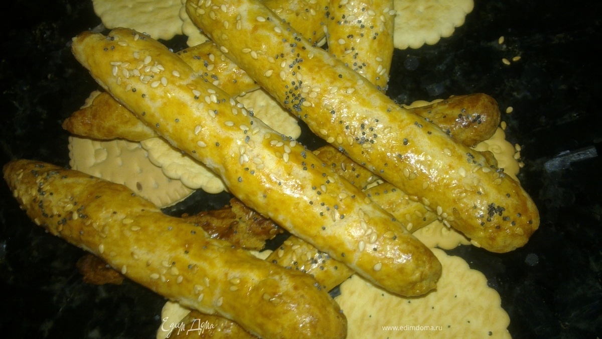 Сырные хрустики с кунжутом