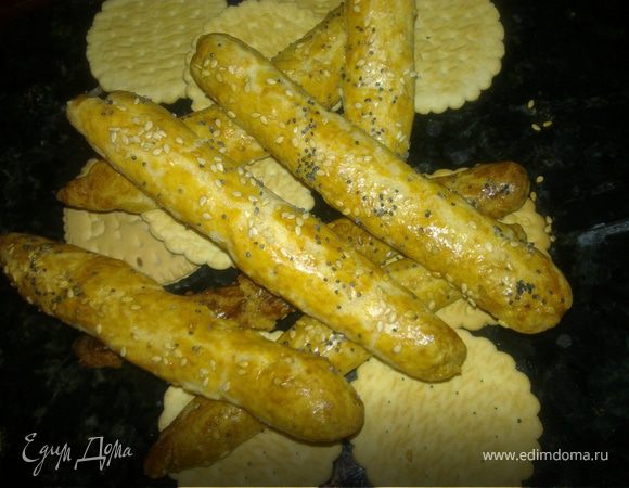 Сырные хрустики с кунжутом