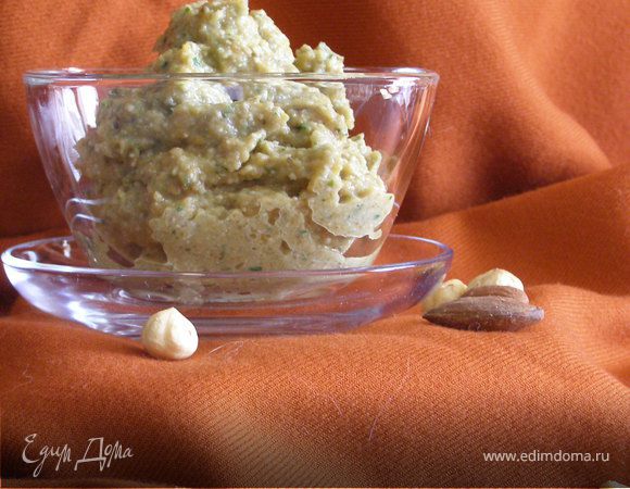 "Прикосновение Солнца". Паста из баклажана с семечками