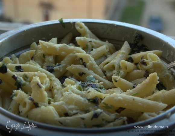 Макароны "пенне" с яичным соусом Макароны "пенне" с яичным соусом