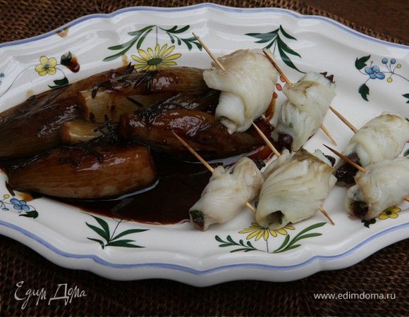 Рулетики из камбалы с запеченным шалотом Рулетики из камбалы с запеченным шалотом