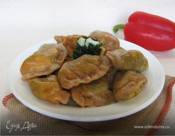 "Красные" вареники со шпинатом и яйцом