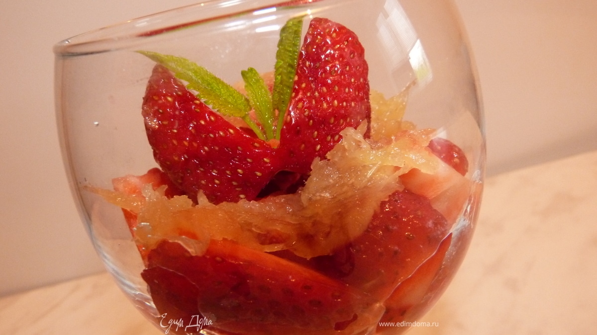 Клубника с имбирным джемом