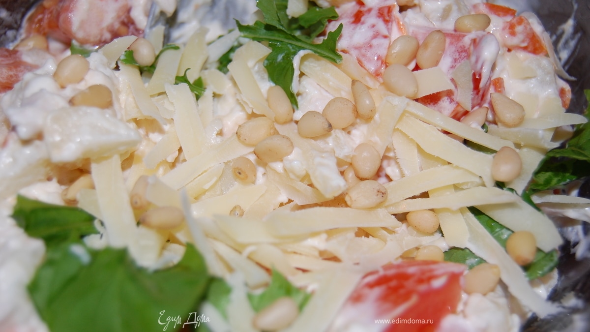 Салат из курицы с руколой первого урожая