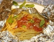 Спагетти в фольге с белым вином