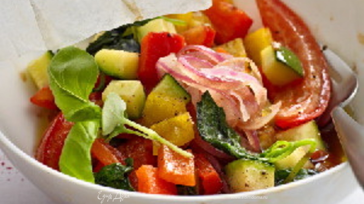 Рататуй с миндально-чесночным соусом