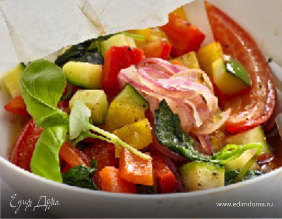 Рататуй с миндально-чесночным соусом Рататуй с миндально-чесночным соусом