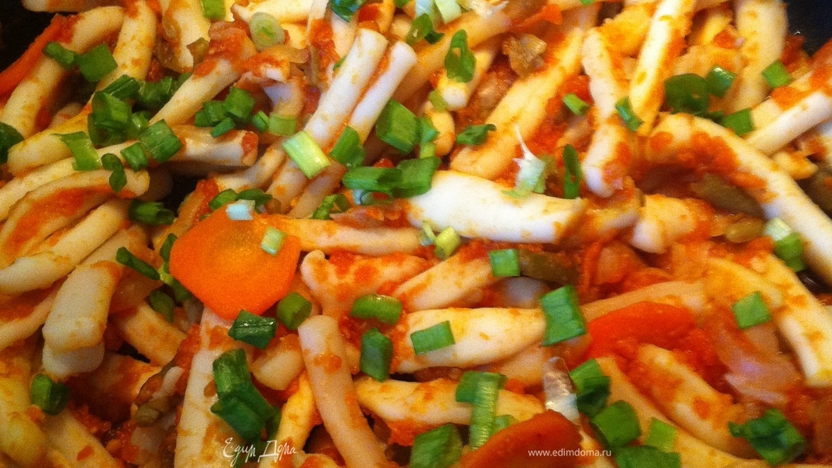 Кальмарчики в томатном соусе